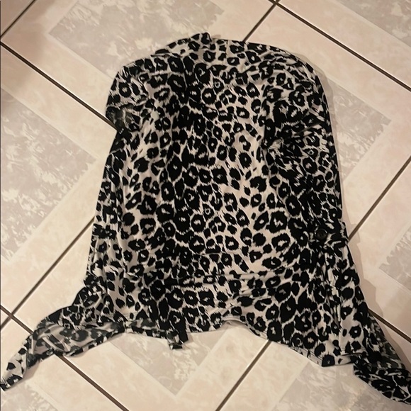 I.N. San Francisco Black and White Cardigan - Picture 5 of 5